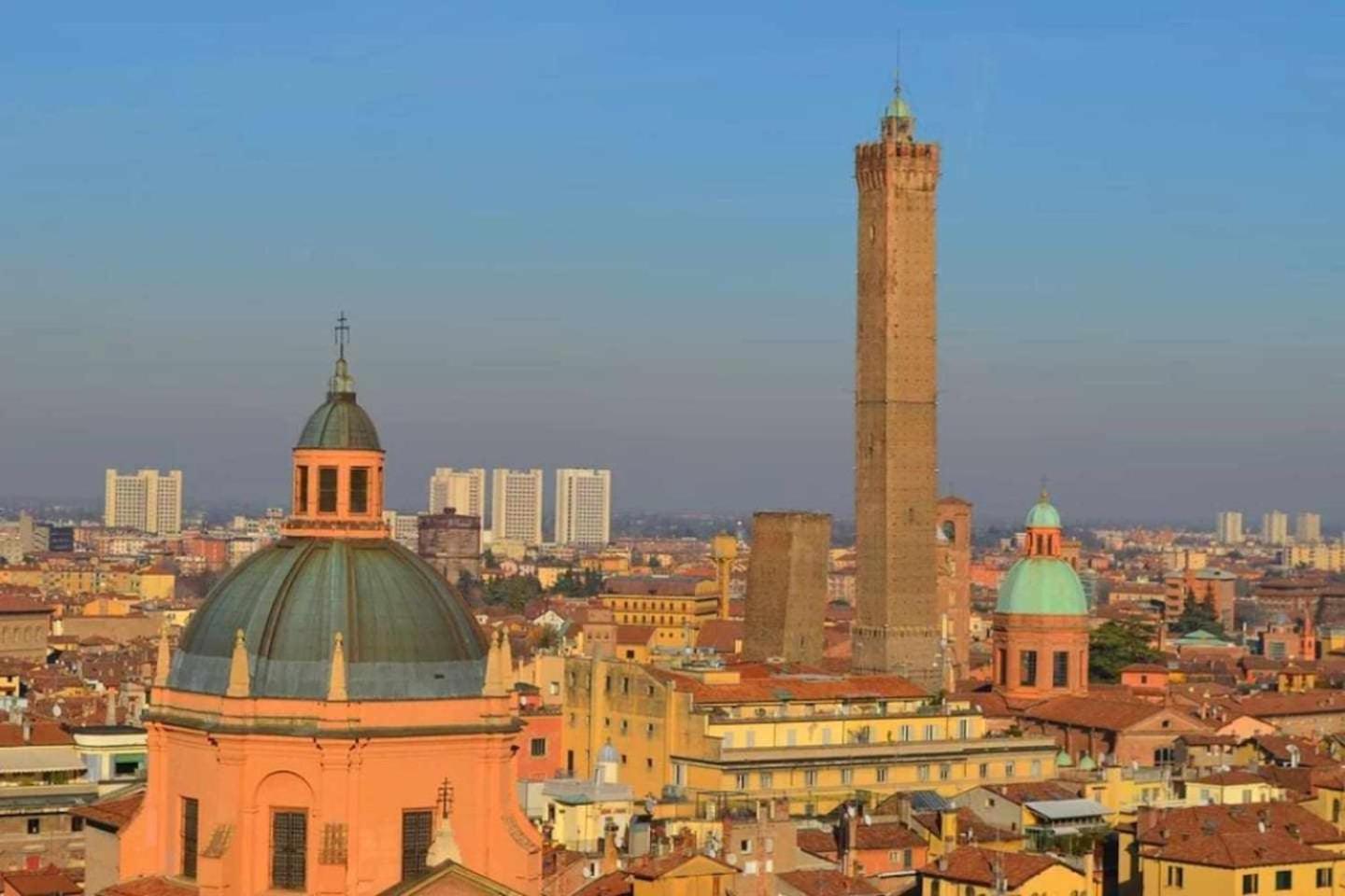 Suite La Montagnola Park 200M Stazione Centrale بولونيا المظهر الخارجي الصورة